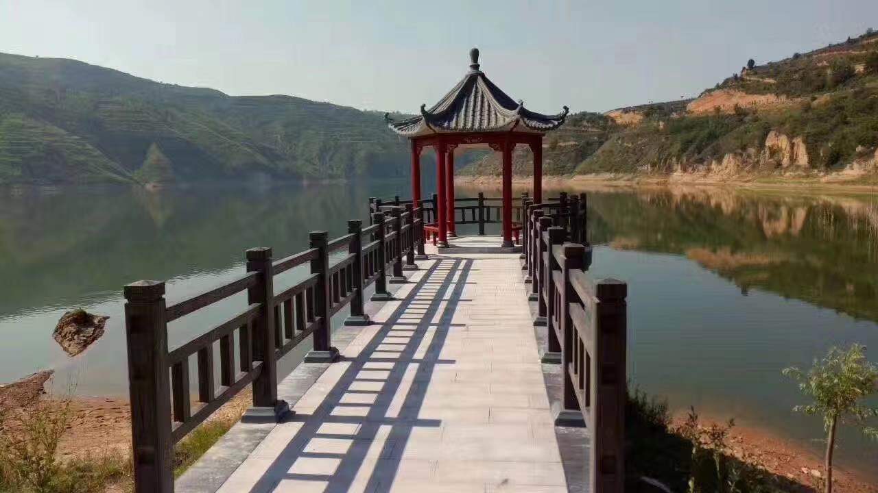 仿木水泥廊架成為獨特的裝飾作用！